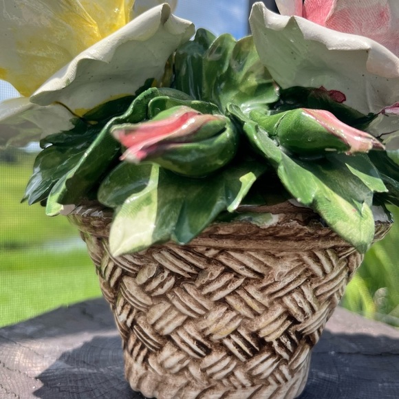 Capodimonte Porcelain Flower Rose Bouquet Basket Centerpiece Vintage - Picture 5 of 17